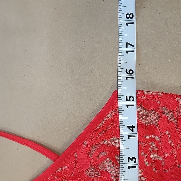 French Connection Size S Red Lace over Nude Ruffle Trim Sleeveless Peplum Top - Picture 9 of 15